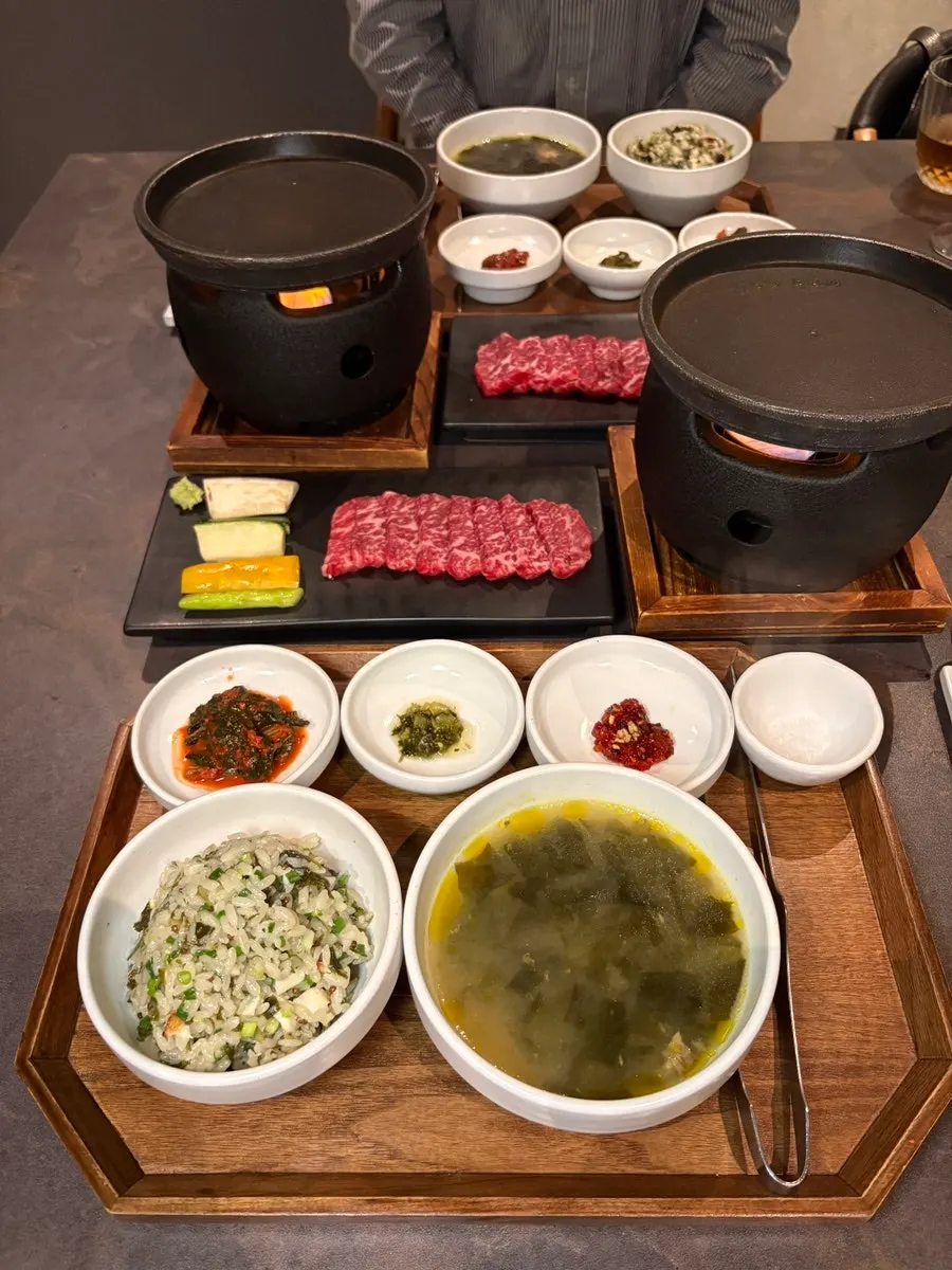 Full spread of hanwoo seaweed soup and jaecheop fish pot rice