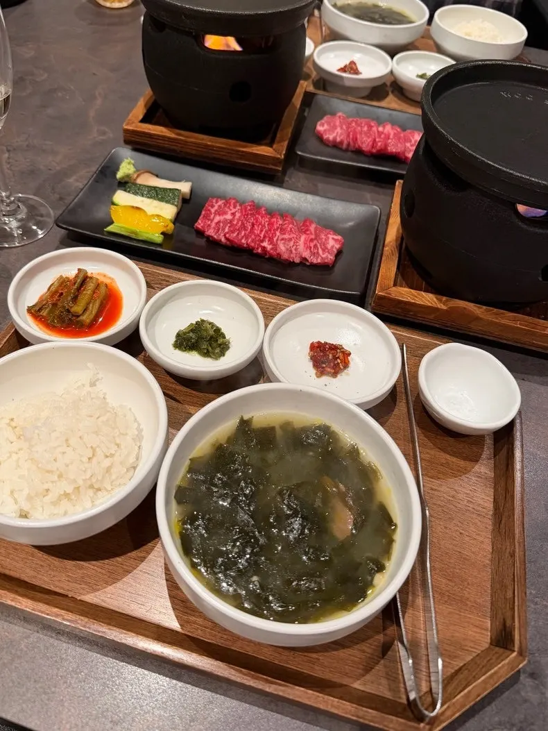 전복이 올라간 오색 치자면