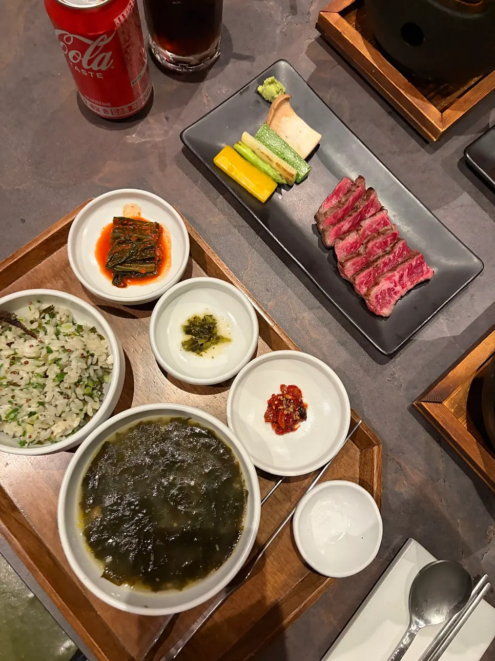 고슬고슬한 도미 솥밥과 반상 반찬