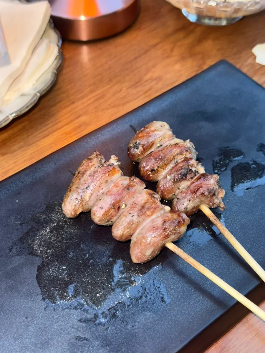 Heart skewer seasoned with salt and pepper