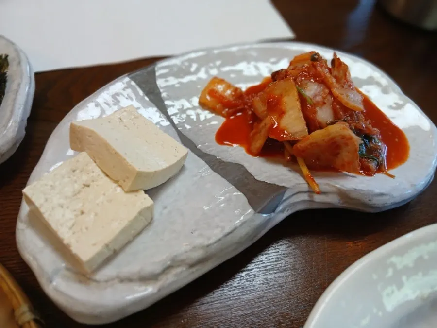 즉석 조리로 차려진 음식