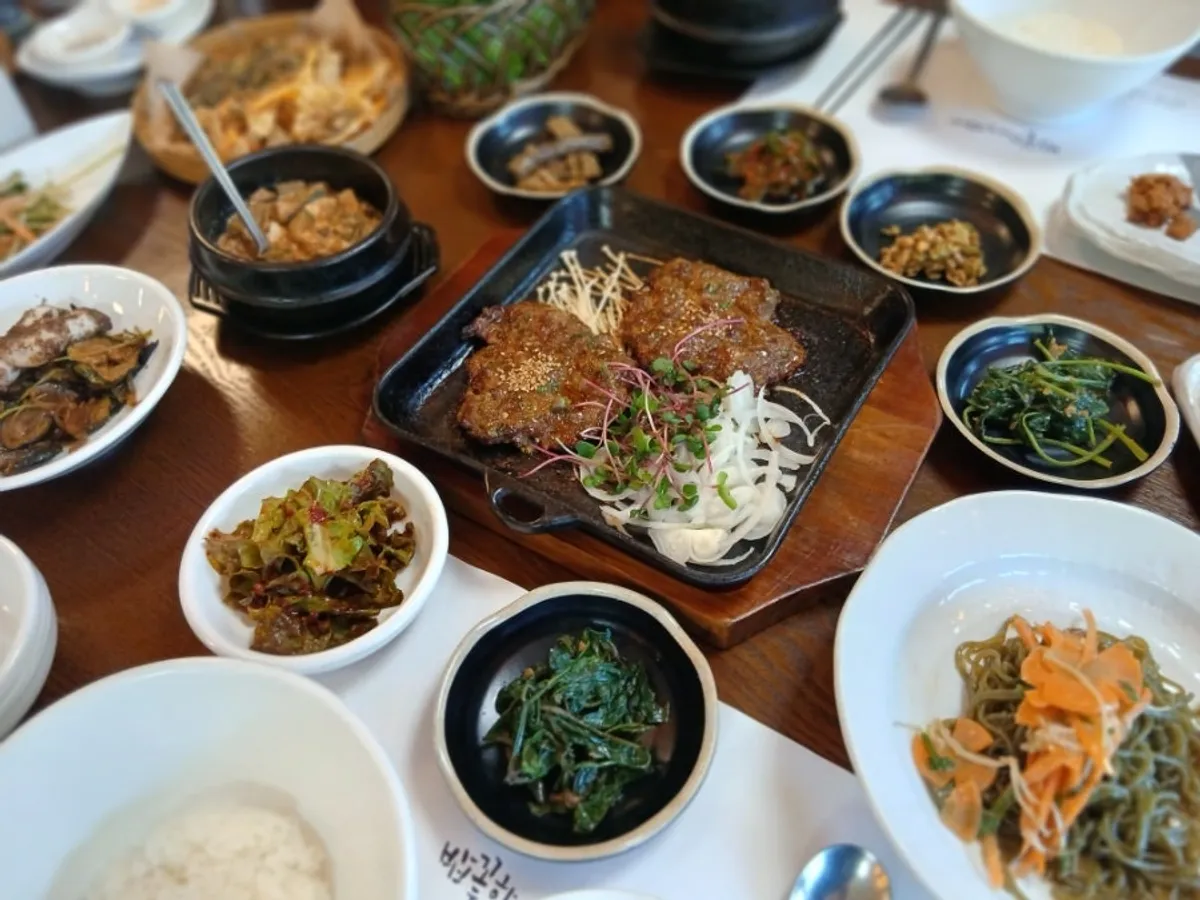 밥꽃하나피었네 천년초떡갈비정식 상차림