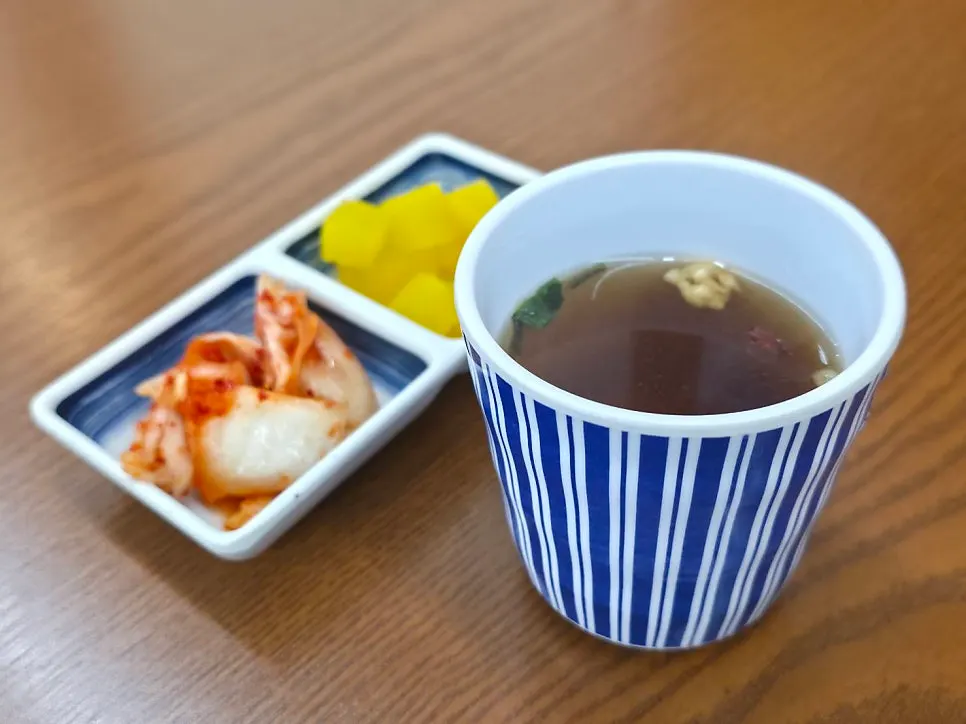 おかわり自由のたくあんとキムチ