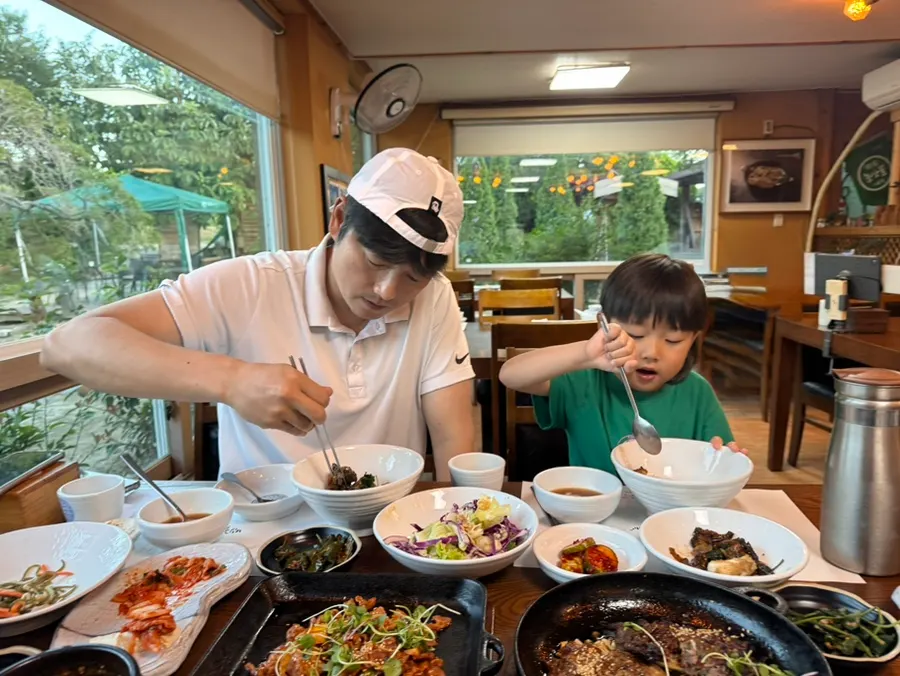 Korean food in Gongju eaten with a child