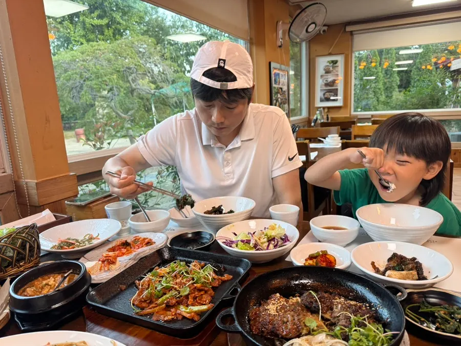 Korean food in Gongju eaten with a child