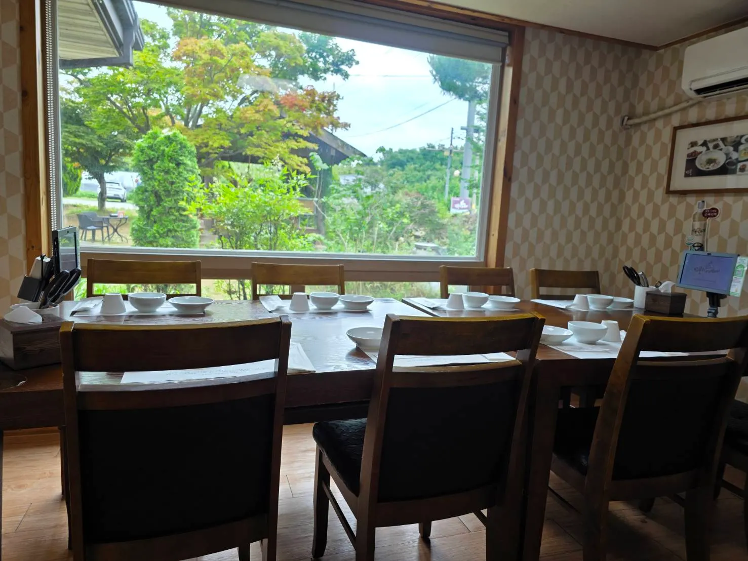 Dining hall with group and couple tables