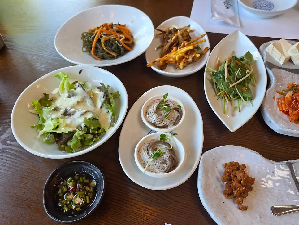 Tofu kimchi and vegetable pancake side dishes