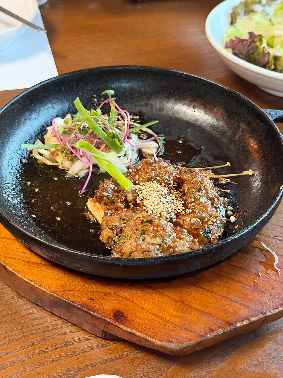Minari tteokgalbi with water parsley mixed in