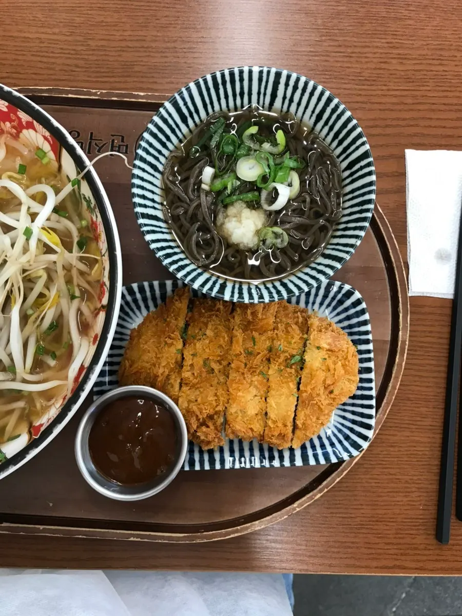 Spicy pho with extra bean sprouts
