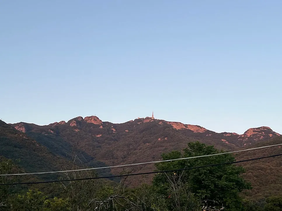 View of the entrance to Sinwonsa Temple at the foot of Gyeryongsan Mountain