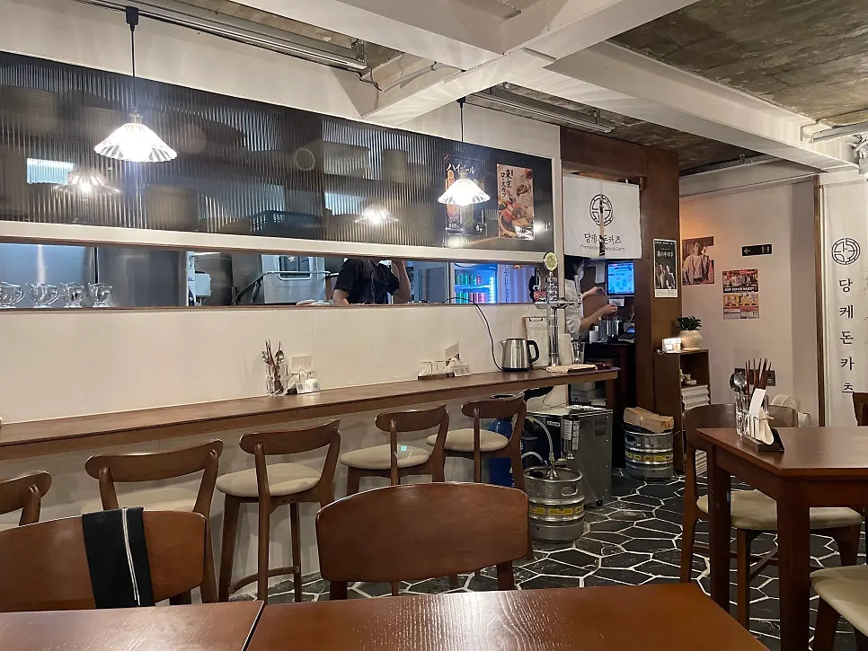 Dangke Donkatsu interior atmosphere
