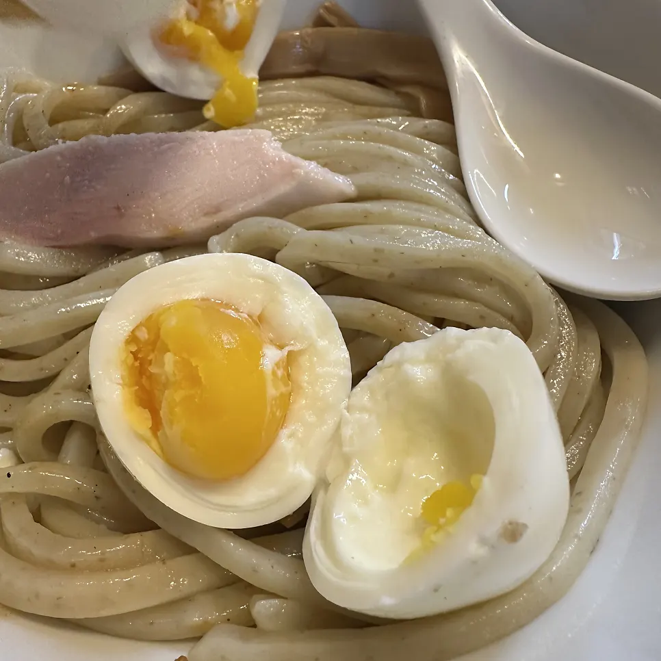 Egg and chicken breast toppings added to tsukemen