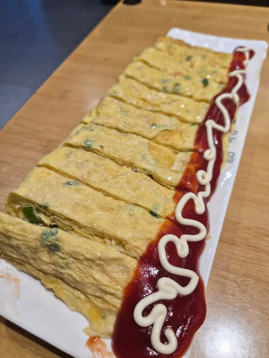 Soft giant rolled omelet