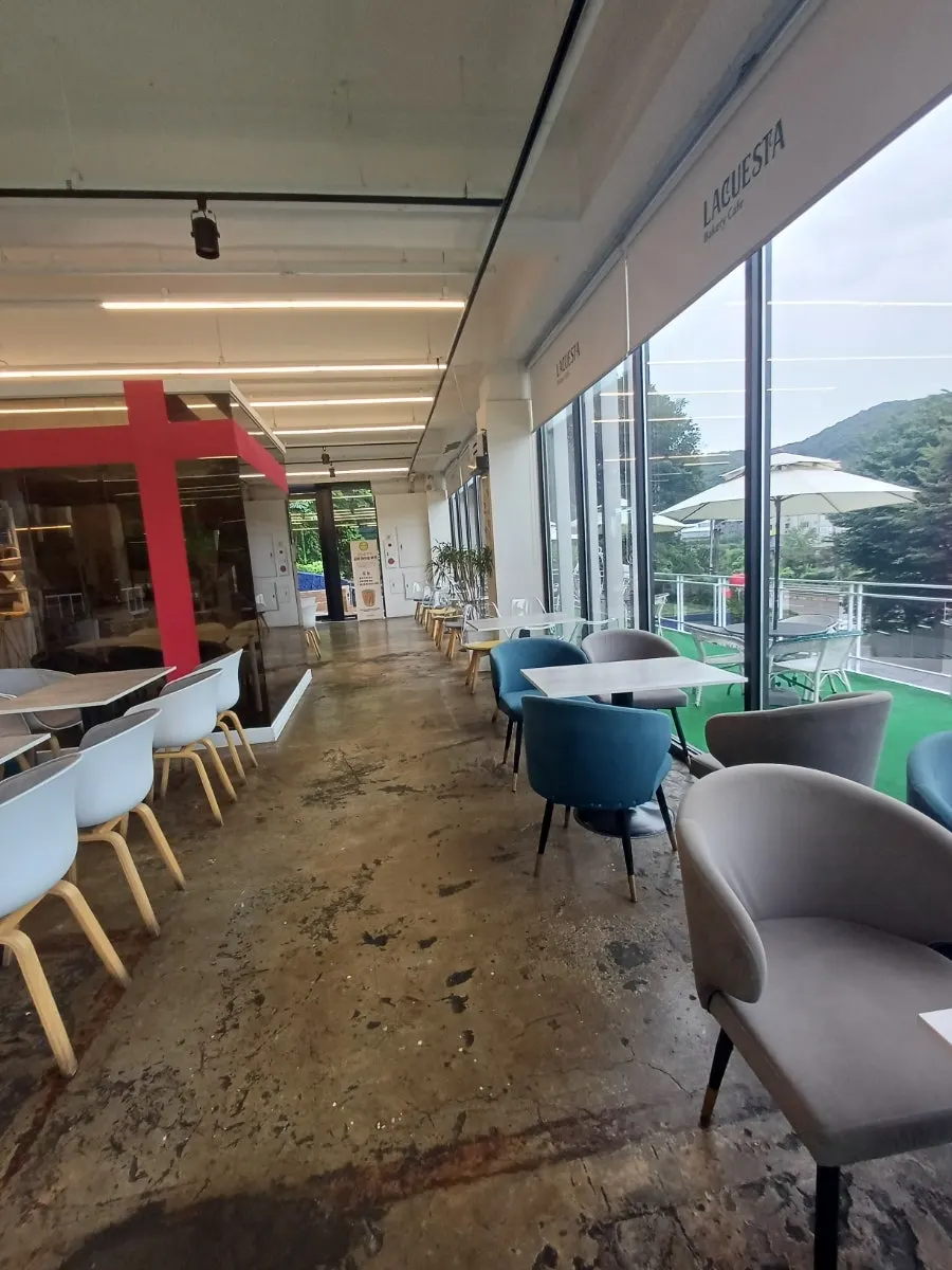 Entrance to La Cuesta's first floor
