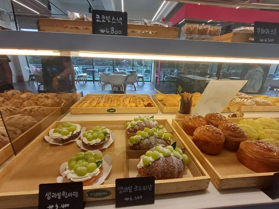 Display of milk cream salt bun and rice white roll