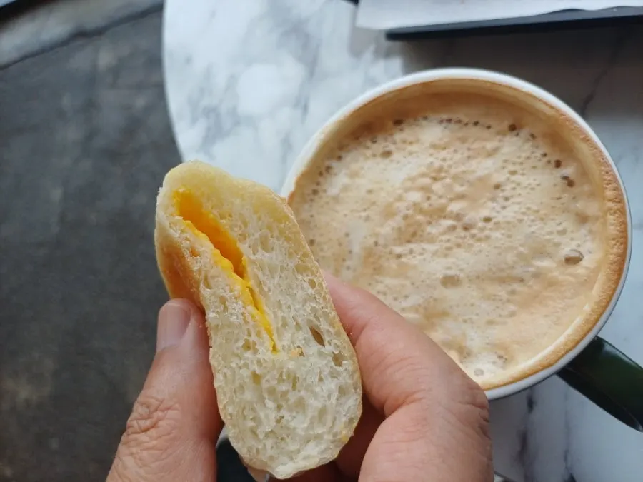 La Cuesta latte and Emmental mochi