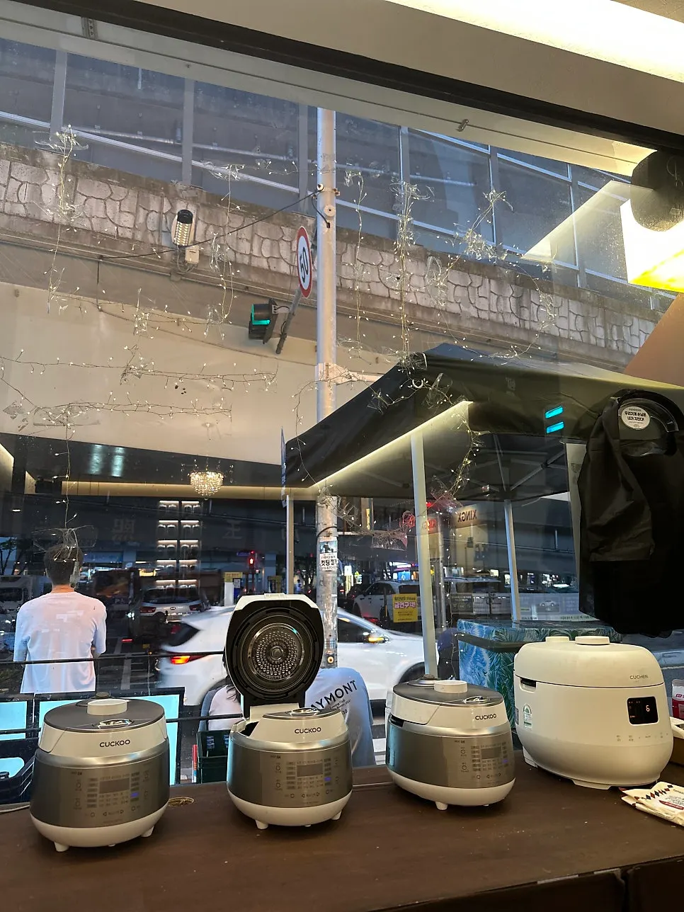 Smoke-free, comfortable dining spot at Go Ok-hui Hwamyeong Main Branch
