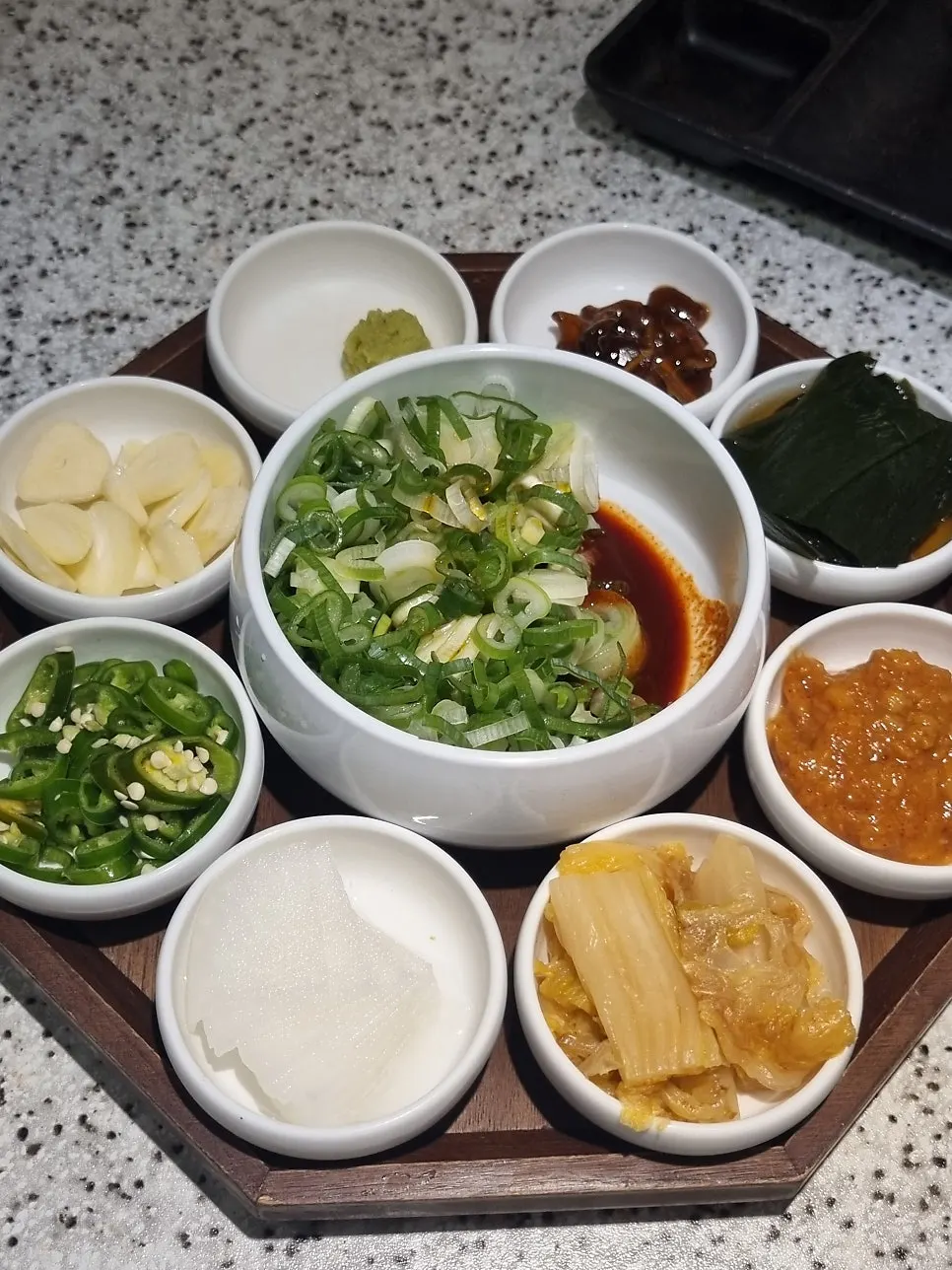 정갈하게 차려진 고옥희 밑반찬 한 상