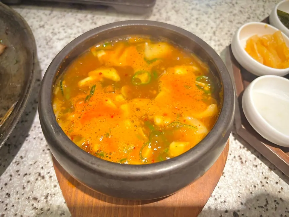 Doenjang stew with plenty of tofu at Go Ok-hui
