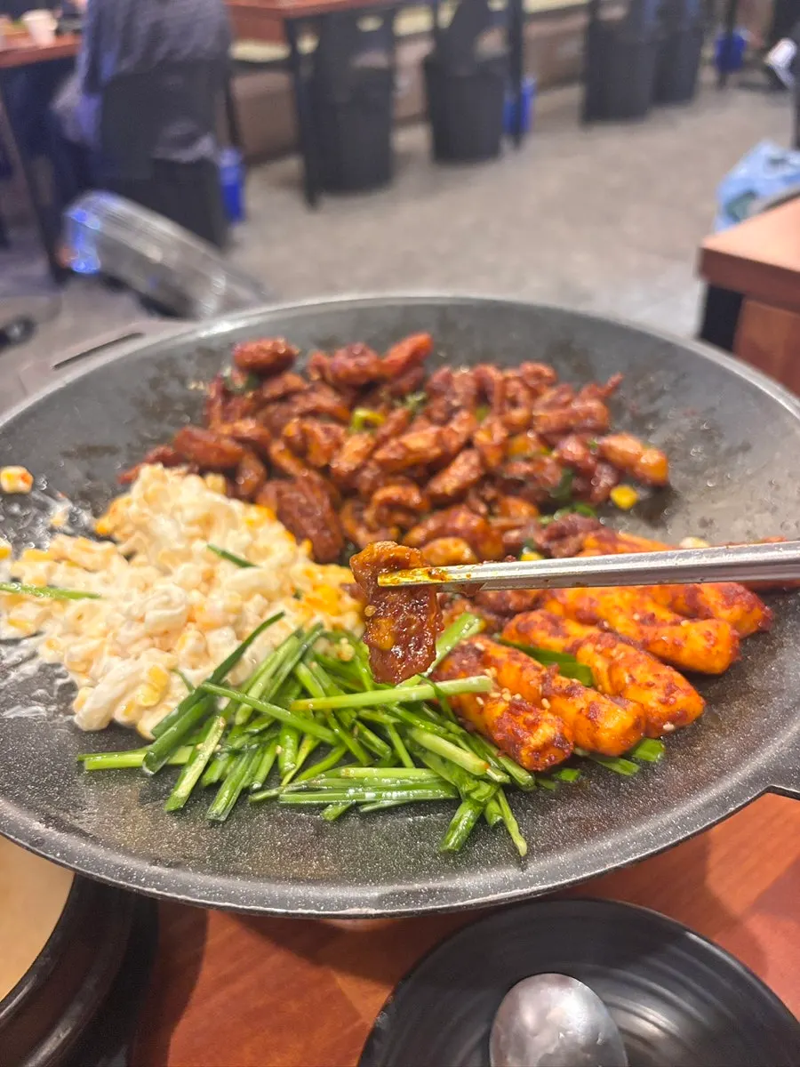 Makchang coated in thick seasoning sauce