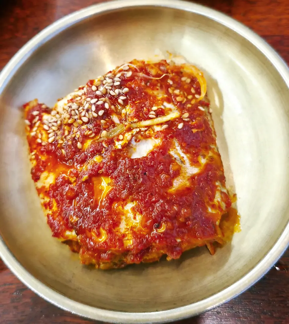 두툼한 갈치조림 살을 발라낸 모습