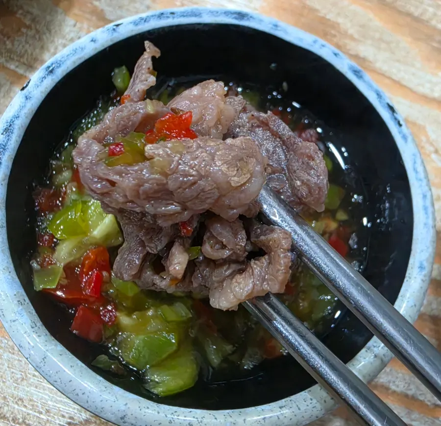 Tangy sauce for dipping the beef bulgogi