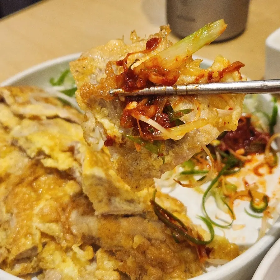 Full, generous portion of the Gorae Byeoljang Set