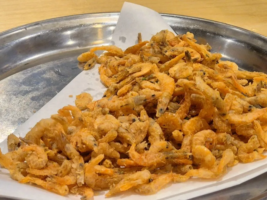 Shrimp chips, easy to snack on with beer