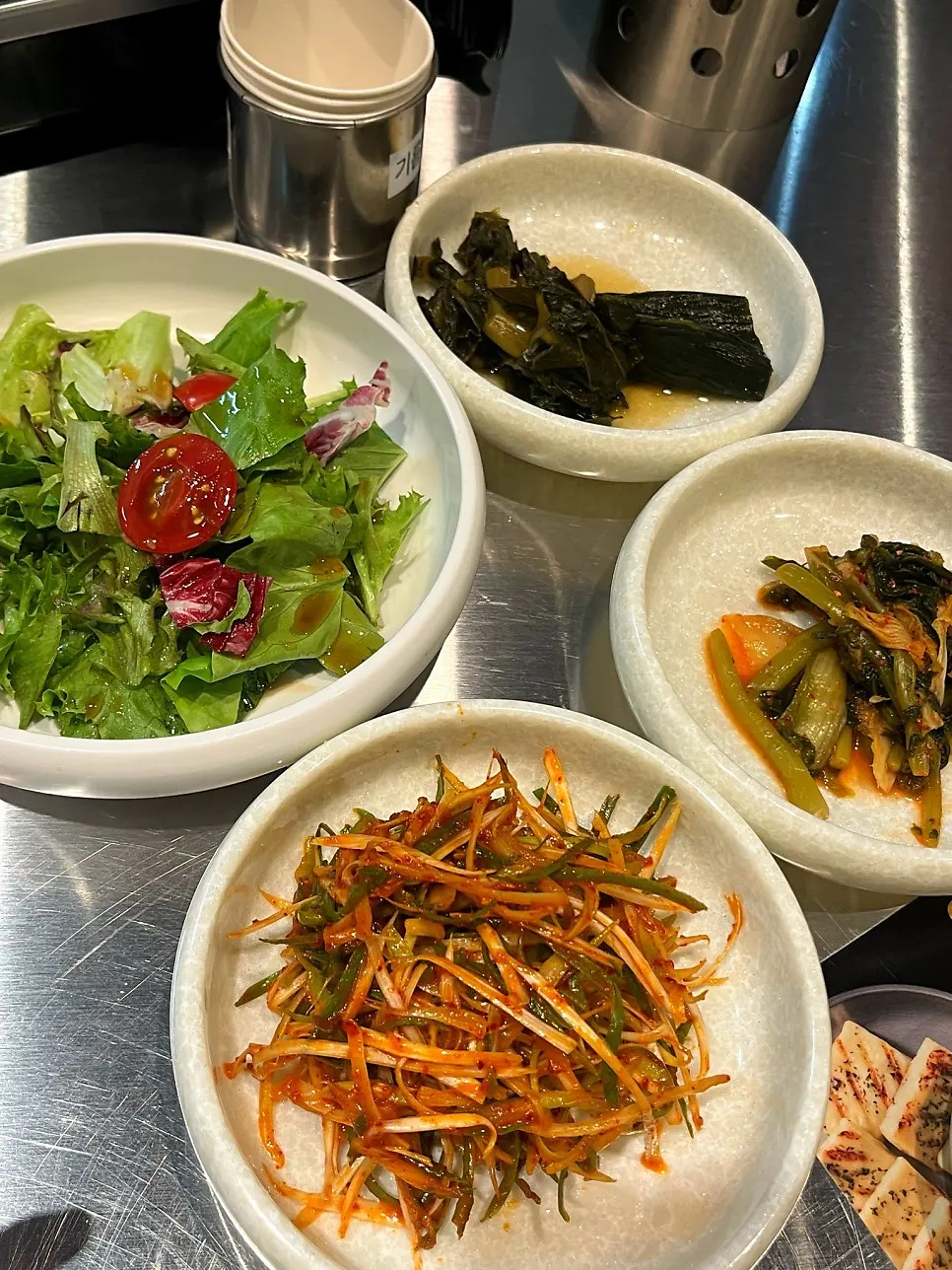 고기와 함께 나온 밑반찬