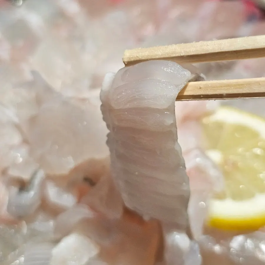 Thickly sliced seasonal assorted sashimi from Bongpo Hoega