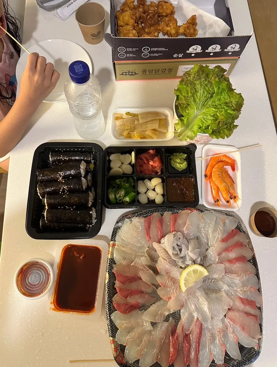 Lodging dinner table spread