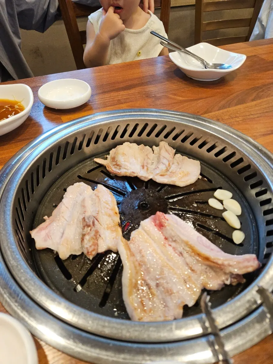 Complimentary egg custard and naengmyeon