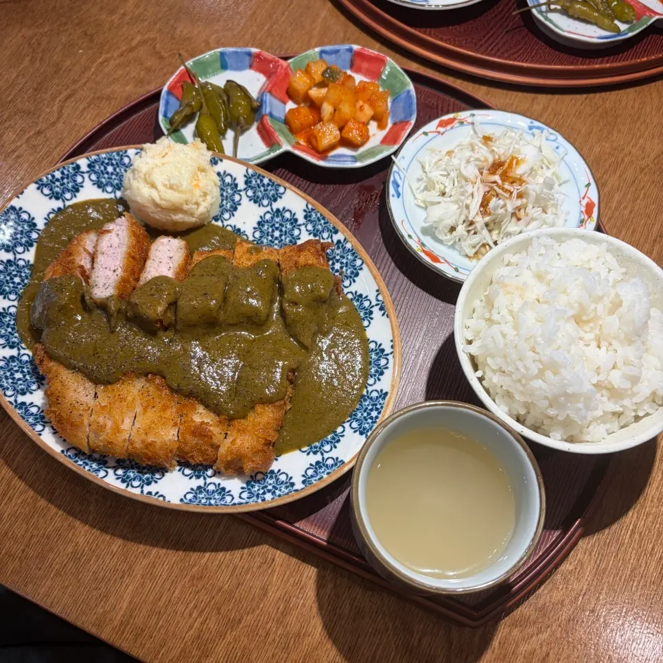 Basil demi tonkatsu topped generously with basil sauce