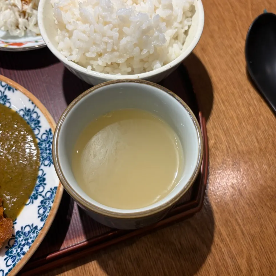 White rice served with the tonkatsu