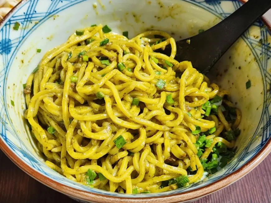 Basil soba served with wasabi