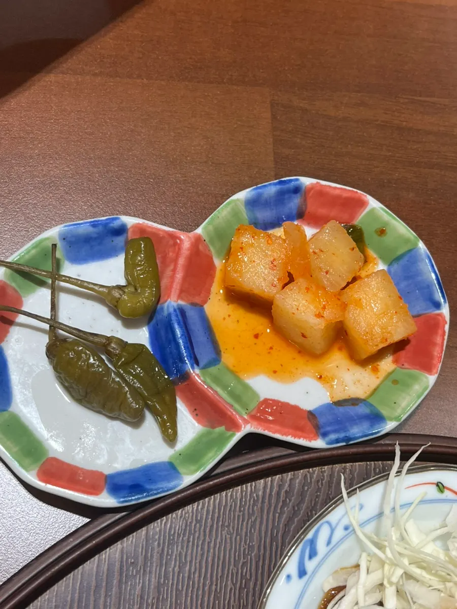 San-gochu and diced radish kimchi basic banchan