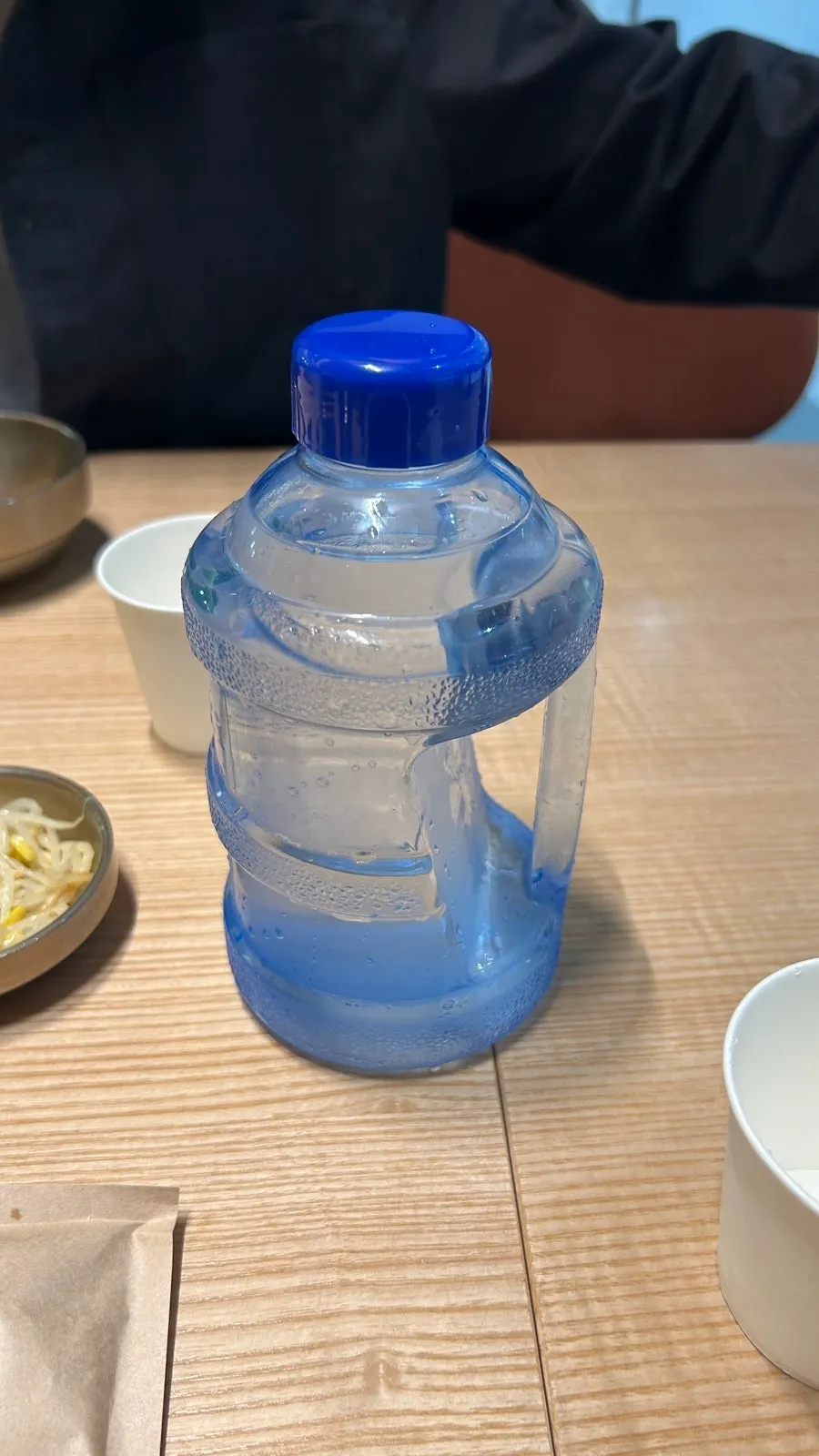 손잡이 달린 미니 물병