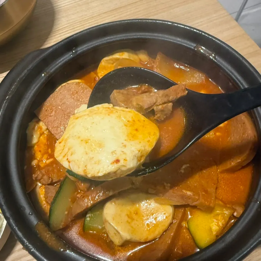 칼칼한 국물의 순두부 짜글이 클로즈업