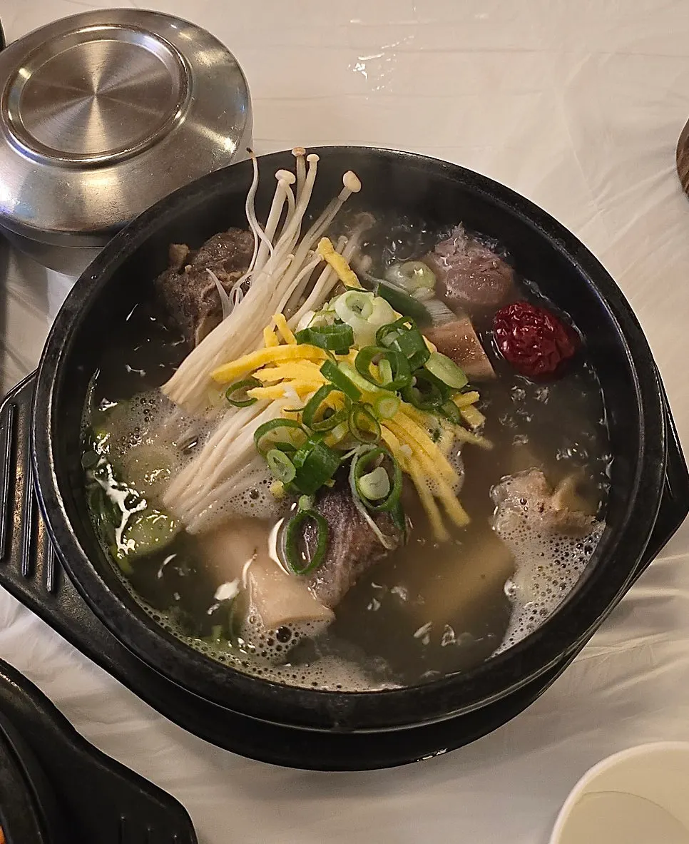 Galbitang with large short ribs