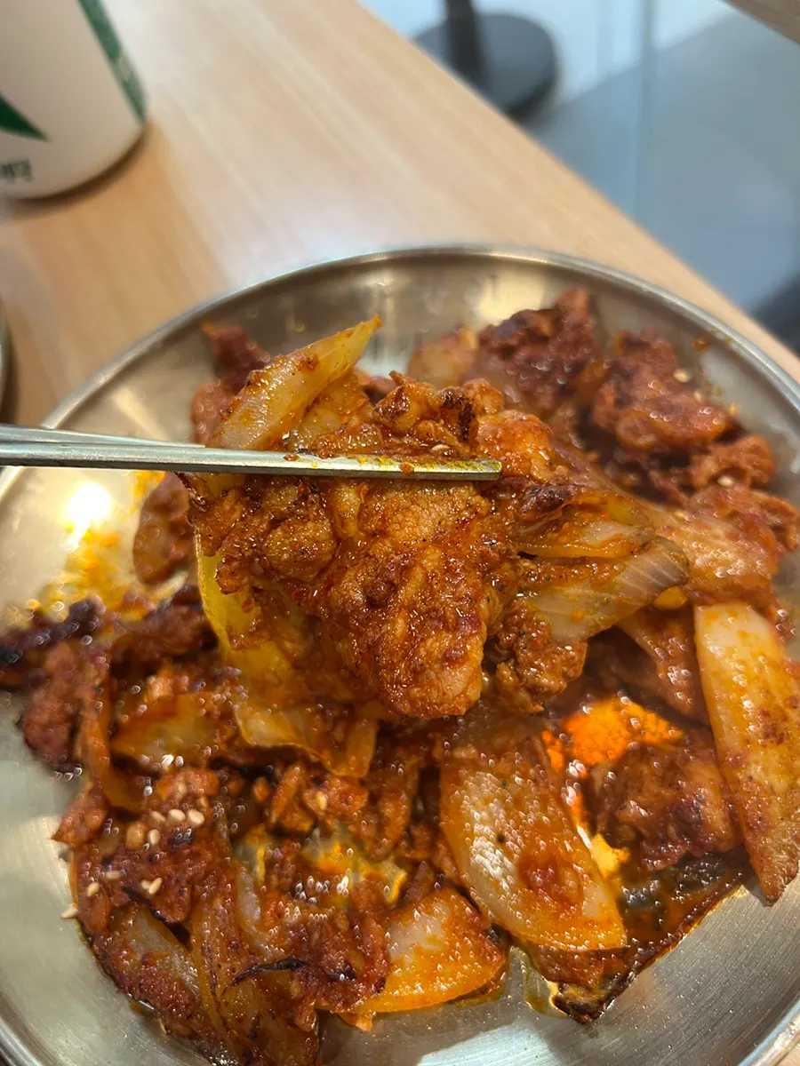Bulgogi wrapped in lettuce