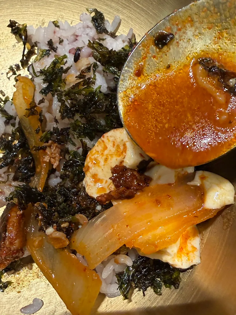 계란찜과 콩나물 넣어 비빈 아기 밥