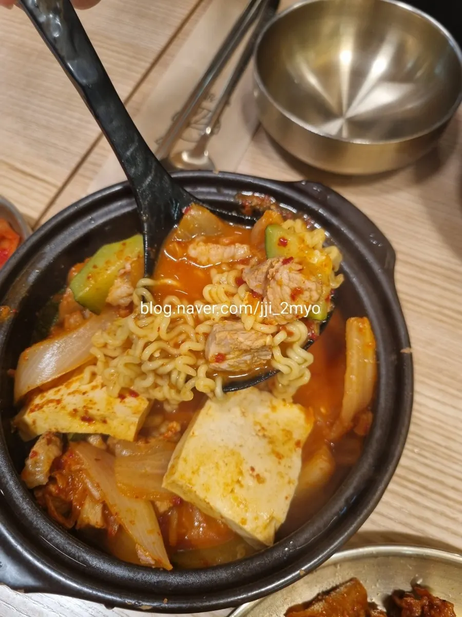 Kimchi stew broth loaded with fillings