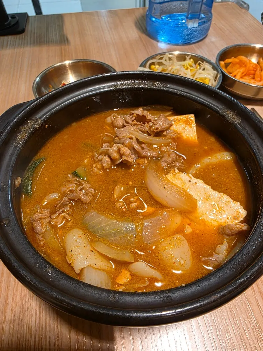 감자수제비가 들어간 차돌된장찌개