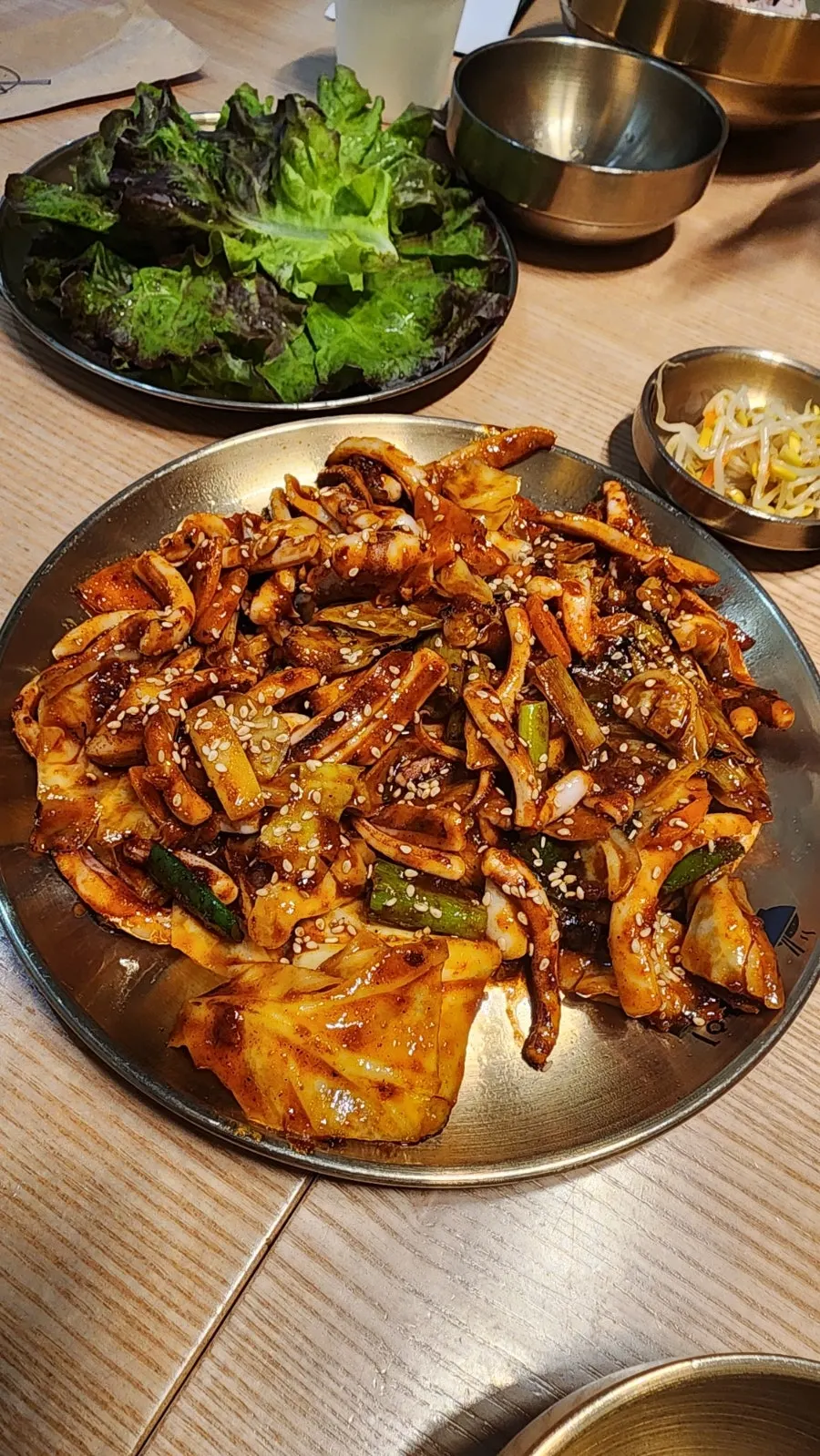 추가 주문한 오징어볶음