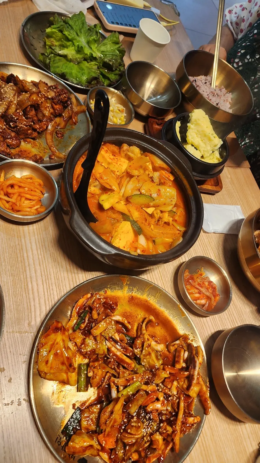 고터 쇼핑 후 푸짐한 저녁 한상