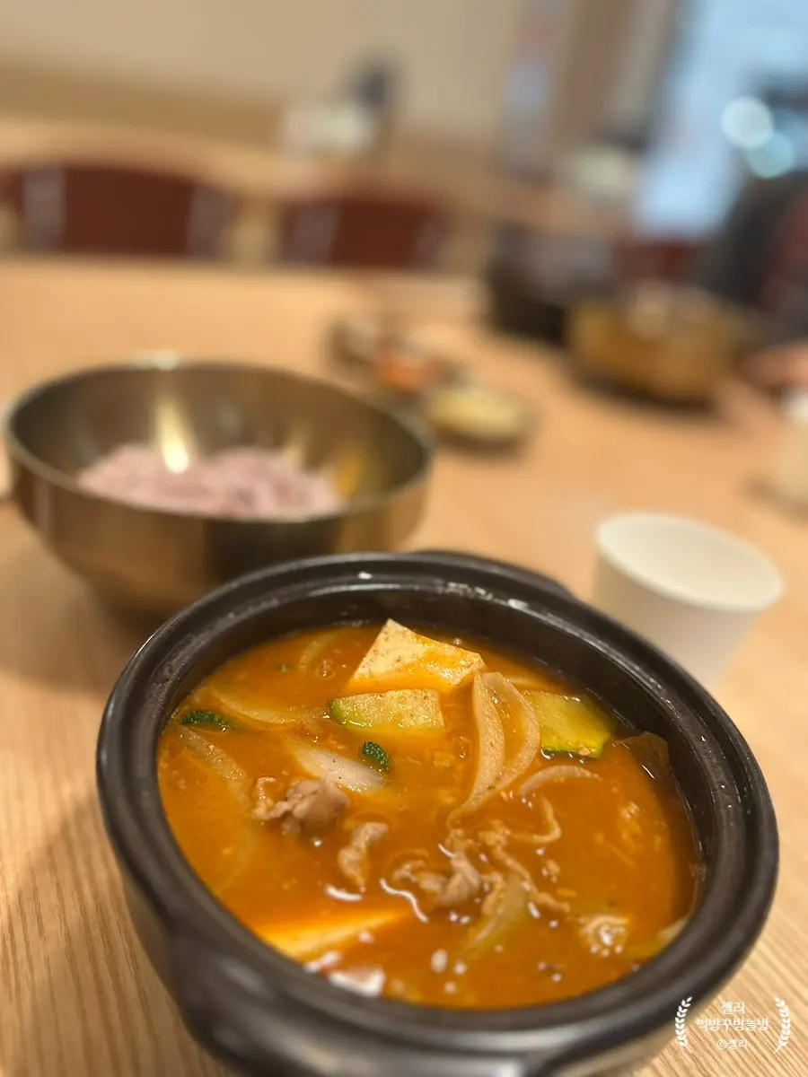 밥장인 감칠맛 차돌 순두부찌개