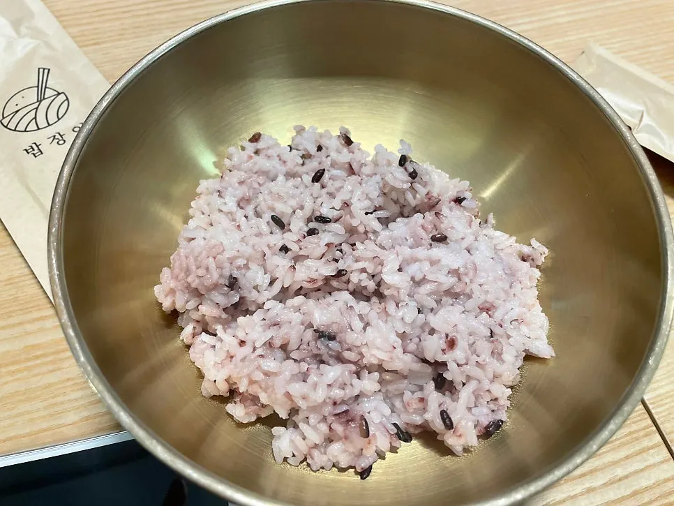 감자찌개와 공깃밥 한 상