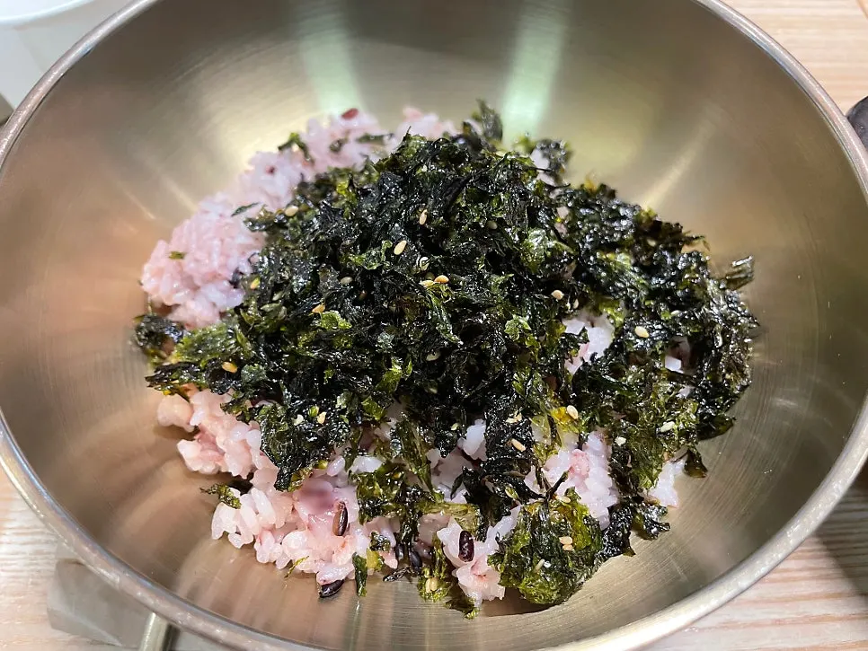 김자반을 비빈 밥과 감자찌개