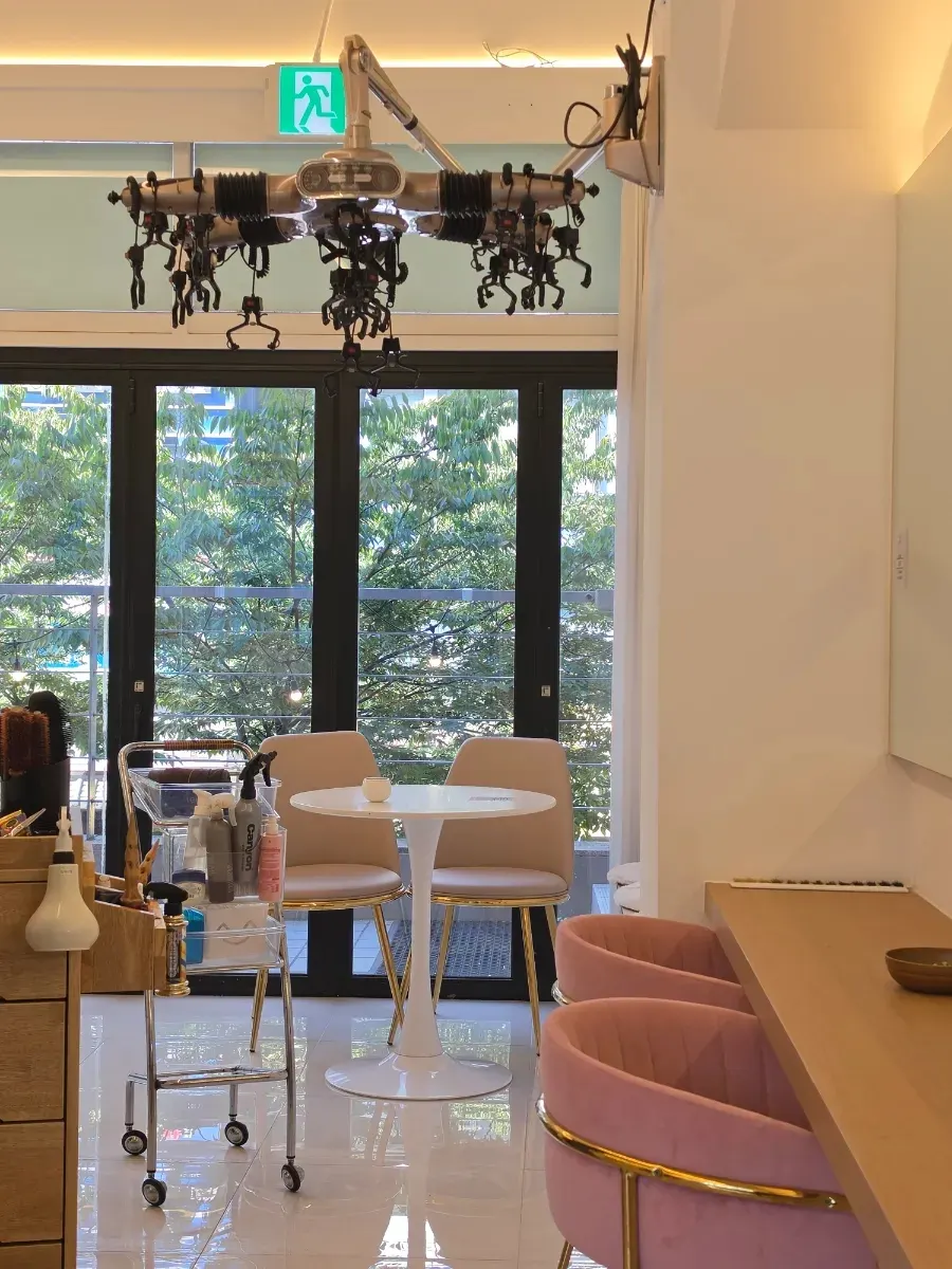 Interior of Goeum Hair Salon with floor-to-ceiling window