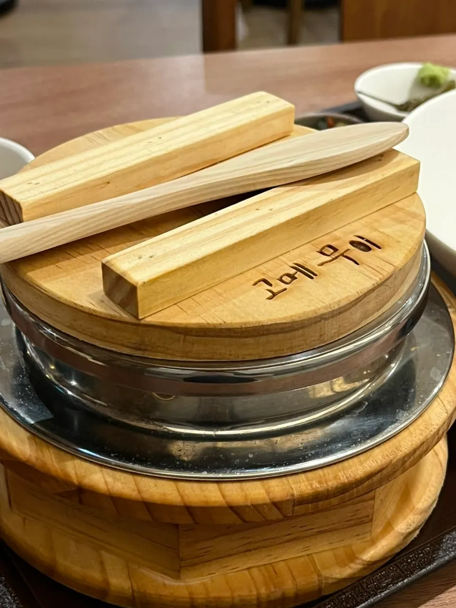 A generous bowl of eel hot pot rice